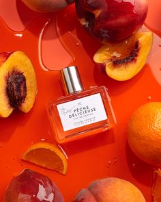 Feel no guilt in the pleasure of Pêche Délicieuse by fragrance virtuoso Jade Bodley for Le Monde Gourmand. An irresistible symphony—juicy Peach, velvety Caramel, and a generous splash of Vanilla—crescendos into the realm of the sublime, offering the body and soul a taste of euphoria. PÊCHE DÉLICIEUSE: Juicy, Delectable, Warm 🍑Top Notes: Peach, Crumble, Cinnamon, Orange 🍑Mid Notes: Cocoa, White Rose, Caramel 🍑Base Notes: Creamy Vanilla, Soft Woods, Baked Musks Peach Pillows, Vanilla Biscotti, Peach Perfume, Pacifica Perfume, Fruit Du Dragon, Peach Crumble, Body Tips, Cinnamon Orange, Juicy Peach