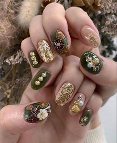 Medieval Nails, Victorian Nails, Jewel Nails, Steampunk Nails, Vintage Nail Art, Nail Halloween, Halloween Nail Art Ideas, Japan Nail, Mens Nails