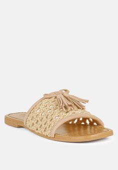 Quirky Shoes, Woven Structure, Leather Frame, Leather Frames, Summer Flats, Fashion Culture, Comfort Shoes, Heel Type, Soft Suede