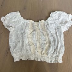 Cinches Around Waist Never Worn Before, Perfect Condition Star And Circle Pattern Tiny Ruffles On Bottom White Cropped Casual Blouse, Casual White Cropped Blouse, White Bohemian Crop Top With Short Sleeves, White Bohemian Short Sleeve Crop Top, Cropped Shirt, White Crop, Circle Pattern, Crop Shirt, Aeropostale