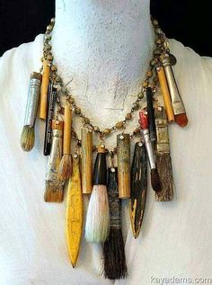 Paint brush necklace Kay Adams, Found Object Jewelry, Jewelry Tips, Recycled Fashion, Recycled Jewelry, Funky Jewelry, Upcycled Jewelry, Found Objects, Diy Schmuck