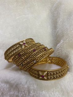 *Beautiful Premium Quality Bangles *For More Beautiful Collection, Check At https://www.etsy.com/shop/placeoffashion *It is a Bridal or Partywear Bangles *It Will Give You a Unique and Beautiful Look  *You Can Wear This Beautiful Set At Dress or Saaree  *The Colour Combination Of This Set Is Very Unique , It can go With Any Of The Outfit *It Gives You a Unique Look For Your Special Events Like Engagement, Mehandi, Haldi, Lady Sangeet, Wedding Or Any parties ( Marraige Anniversary) *It is a Perfe Bangles Set Indian, Bridal Bangles Wedding, Punjabi Bangles, Bangles For Wedding, Ladies Sangeet, Jewelry Bangles, Indian Bangles, Wedding Pakistani, Kundan Bangles