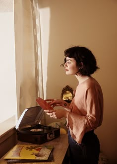 Short Curly Hair, Record Player, Vintage Hairstyles, Hair Day, The Window, Hair Trends, Hair Goals