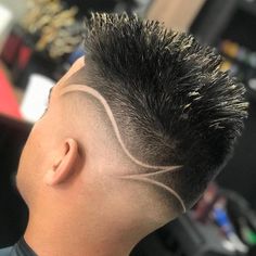 Mens Haircuts 2022, Boys Haircuts With Designs, Best Mens Haircuts, Fade Haircut Designs, Hair Designs For Men, Football Hair, Black Boys Haircuts, Haircuts 2022, Curly Hair Fade