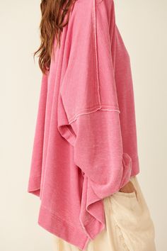 Obsessing over this cozy new essential from Free People. This lightweight oversized sweatshirt features raw hemlines for a relaxed, effortless look. Fitted with a high low front to back silhouette and balloon sleeves for the ultimate athleisure piece.