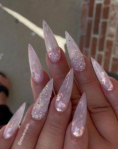 Nails Art Easy, Pointed Nail Designs, Nails Art Simple, Nail Art 2022, Nail Art 2023, White Stiletto Nails, Stilleto Nails Designs, Long Nail Art, Art Hacks