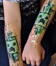 Tag Face Paint, Painting Minecraft, Face Painting Flowers, Professional Face Paint, Arm Painting