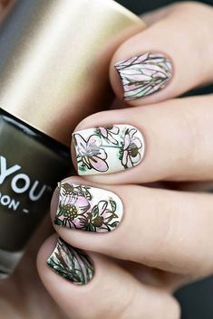 Sophisticated Nails, White Manicure, Bridal Ideas, Background Pink, White Nail Polish, White Nail Designs, Brown Flowers, Stamping Nail Art, White Nail