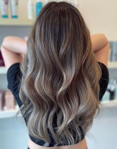 Dimensional Balayage Ashy, Ashy Brown Dimensional Hair, Subtle Dimensional Hair Color, Dark Ashy Blonde Hair, Ashy Brunette Balayage, Dimensional Ash Blonde, Ash Blonde Hair Ideas, Roots Balayage, Ashy Blonde Balayage