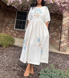 Bohemian Embroidered Linen Maxi Dress, Vintage Tablecloth Dress, Vintage White Embroidered Dress For Spring, Vintage Embroidered Dress For Spring, Embroidered Linen Dress, Vintage Linen Dress, Vintage Village, Long Kurti Designs, Embroidered Tablecloth