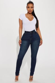 Fashionista Outfits, Beef Empanadas, Woman Outfit, 50 Style, Ladies Clothes, Simple Outfit, Fashion Nova Jeans