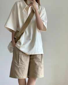 Boyish Outfits, Korean Casual Outfits, Tomboy Style Outfits, Inverness, Swaggy Outfits, Tomboy Fashion, 가을 패션, Khaki Shorts, Korean Outfits