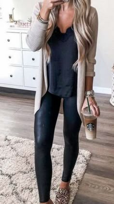 Outfits Mit Leggings, Las Vegas Outfit, Women Summer Outfits, Dressy Casual Outfits, Vegas Outfit, Stylish Fall Outfits, Legging Outfits, Casual Fall Outfits, Business Casual Outfits