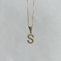 -18 carat gold plated 925 sterling silver iced out initial necklace. Gold, silver and rose gold color options. Very stylish and high quality product. -100% hypoallergenic (no green skin or rashes). -Each order will come in jewelry box. -Express shipping worldwide. Check our store to see all the other unique pieces we have to offer! Silver Gold-plated Initial Necklace, Silver Gold Plated Initial Necklace, Initial Necklace Silver, Green Skin, Necklace Initial, Initial Necklace Gold, Custom Letters, Necklace Personalized, Letter Necklace