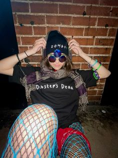 Warehouse Rave Outfit, Plur Aesthetic, Indoor Rave Outfit, Raver Aesthetic, Comfy Rave Outfit, Dubstep Outfits, Rave Pics, Edm Concert Outfit Casual, Rave Core