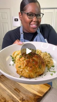 It’s So Good - Miriam on Instagram: "Crab Crakes Recipe  Ingredients: 1 lb Fresh Jumbo Lump Crab Meat (I live in Maryland I purchased it locally) 1 egg 1/3 cup Mayo 1 tbs lemon Juice 2 tsp Old Bay 1/2 tbs Dijon mustard - 1/2 tbs yellow mustard (You don't have to use both mustards. Just 1 is okay) 7 or 8 club crackers (or Ritz crackers) Fresh parsley  #marylandcrabcakes #seafood #foryou #easyrecipes #food #recipes #foodie @oldbay_seasoning @frenchs" Maryland Lump Crab Cakes Recipe, Crab Meat Breakfast Recipes, Leftover Crab Cakes, Lump Crabmeat Recipes, Crab Recipes Lump, Crab Cakes Recipe Easy, Can Crab Meat Recipes, Imitated Crab Recipes, Crab Cake Recipe Easy