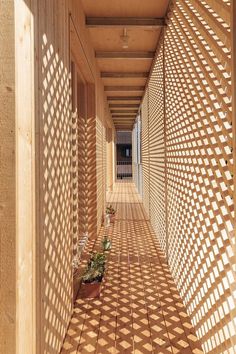 #muxarabi #muxarabimadeira #muxarabifachada Brick Architecture, Futurism, Brickwork, Facade Design, 인테리어 디자인, Architecture Details, Modern Architecture, Small House