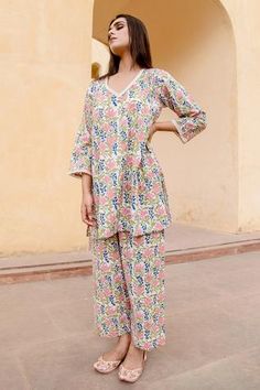 Printed Cotton Kurta Sets For Women, Printed Cord Sets For Women, V Neck Co Ord Set, Short Kurta Sets For Women, Cotton Printed Co Ord Sets, Same Print Kurta And Pants, Cotton Co Ord Sets Indian, Cotton Cord Set Outfit Women Indian, Cotton Kurta Sets For Women