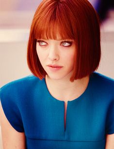 Amanda Seyfried with a red bob with full fringe Red Bob Hair, Classic Bob Hairstyle, Red Bob, Long Bobs, Bob Hairstyles With Bangs, Hair Gray, Super Hair, Bob Haircuts For Women, Long Bob Hairstyles