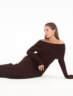 This off-the-shoulder maxi hugs you in *exactly* the right way—in a color that looks stunning on everyone (it’s that me espresso). Also available as a top. Mini Dress Runway, Fashion Queen, Fashion Moments, Knit Outerwear, Minimalist Dresses, Runway Dresses, Lounge Dress, Fall 2023, A Color