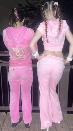 Pink Thrifted Outfits, Mcbling Outfits 2000s, Cute Outfits 2000s, Simple Pink Outfits, Pink Y2k Fashion, Mcbling Tracksuit, Y2k Pink Outfit, Juicy Couture Aesthetic, Red Bottoms Heels