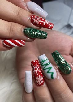 Christmas Themed Nails, Themed Nails, Red Christmas Nails, Cute Christmas Nails, Christmas Nail Art Designs, Holiday Nail Art, Winter Nail Designs