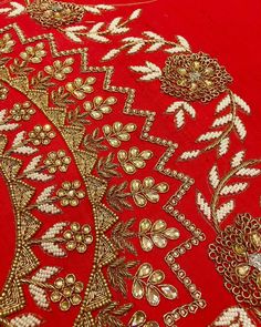 Khat Work Blouse Design, Long Blouse Designs, Best Blouse Designs, Hand Embroidery Dress, Simple Kurta Designs, Kurti Embroidery Design, Hand Work Blouse