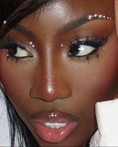 Editorial Make Up Vogue, Unapproachable Makeup Look, 2008 Makeup, Prom Makeup Black Women, Vixen Makeup, 2010 Makeup, Bree Runway, 2000s Makeup Looks, Cool Makeup Looks