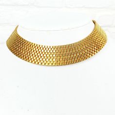 Fabulous vintage chic, wide gold plated brick chain choker / collar.  This necklace is gorgeous and is expandable so it can be worn as a choker or a collar.   A beautiful modernist, simple design with a stunning high end statement.  The necklace measures 15 1/2 inches - 17 inches long on the extender X 1 inch wide and closes with a simple hook clasp.   This necklace is in excellent condition Please be sure to look closely at all pictures as I do try to capture the items condition so that you may Tree Necklace, Chain Choker Necklace, Choker Collar, Hook Clasp, Chain Choker, Vintage Chic, Simple Design, Chains Necklace, Halloween Shopping