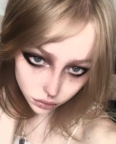 Makup Looks, Smudged Makeup, Punk Makeup, Alt Makeup, Hair Tattoos, Fancy Makeup, Grunge Makeup, Natural Eye Makeup, Hair Reference