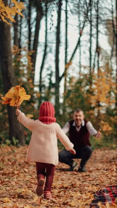 Autumn Photo Session, Unique Fall Photoshoot Ideas Family, Fall Sibling Pictures, Sibling Fall Photoshoot, Autumn Photography Family, Pumpkin Patch Family Photos, November Family Photos, Autumn Family Photoshoot, Fall Photoshoot Family