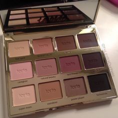 Tarts Eyeshadow Palette, Eyeshadow Palette Tarte, Tarte Makeup Palette, Tartlette Palette Looks, Tarte Clay Play Palette Looks, Tarte Eyeshadow Palette Looks, Tarte Pallete, Eyeshadow Palette Aesthetic, Tarte Eyeshadow