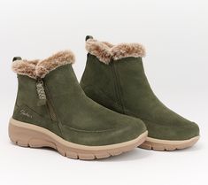 Get into a season of adventure with these faux fur-lined boots. The cushioned memory foam insole provides effortlessly cozy comfort. From Skechers. Sketchers Boots For Women, Winter Boots For Office, Womens Ankle Winter Boots, Women Comfortable Boots, Cute Winter Boots For Women Work, Short Comfy Boots, Ankle Winter Boots Women, Cute Winter Boots For Women Dressy, Winter Footwear Women