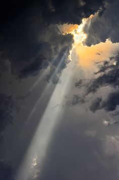 Ray Akiane Kramarik, Beautifully Broken, Brad Paisley, Foto Tips, Perfect Storm, Rumi Quotes, Cloudy Sky, To Infinity And Beyond, Sky And Clouds