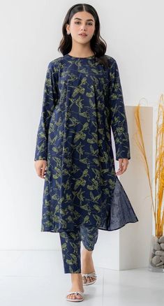 Casual dresses ideas New Trend Kurti Design 2023, Modern Kurta Designs Women, Simple Dress Casual, Simple Gowns, Simple Kurta Designs, Simple Kurti Designs, Pakistani Fashion Casual, Womens Trendy Dresses