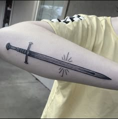 Broadsword Tattoo, Lotr Tattoo, Gothic Tattoos, Zelda Tattoo, Tiny Tats, Tattoo Now, Dagger Tattoo, Traditional Tattoo Art, Real Tattoo