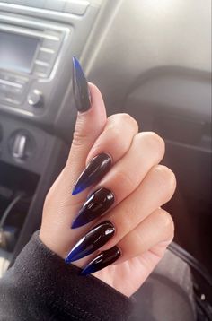 Black Nails Blue Tips, Black And Blue Ombré Nails, Navy Blue And Black Nails Acrylic, Blue Black Acrylic Nails, Black To Blue Ombre Nails, Black Blue Ombre Nails, Dark Blue Ombré Nails, Blue And Black Prom Nails, Dark Blue Black Nails