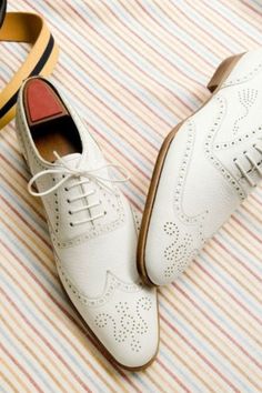 Men's Fall Outfits White Dress Shoes Men, Chelsea Shoes, White Leather Shoes, Brogues Men, White Dress Shoes, Custom Design Shoes, Leather Brogues, Oxford Shoes Men, Leather Oxford Shoes