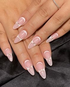 Nails W Pearls, Gel Designs, Best Acrylic Nails, Cute Acrylic Nails, Nails On Fleek, Almond Nails, How To Do Nails, Simple Nails