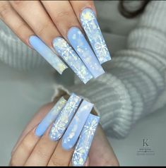 Snow Nails, Blue Nail Designs, Snowflake Nails, Xmas Nails, Christmas Nail Designs, Bling Nails, Cold Outside, Glitter Christmas, Nails Magazine