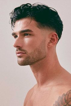 Thick Hair Styles For Men, Middle Part Haircut, Young Men Haircuts, Low Skin Fade, Drop Fade Haircut, Low Fade Haircut, Taper Fade Haircut, Tapered Haircut