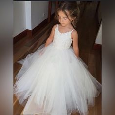 White Spaghetti Strap Tulle Flower Girl Dress Wedding New With Tags Never Used Flower Girl Dress Tulle, Cheap Flower Girl Dresses, Tulle Balls, Dresses Satin, Cheap Flowers, White Flower Girl Dresses, Dress Tulle, Tulle Ball Gown, Flower Girl Dresses Tulle