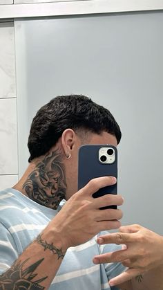 #tattoo #fy #mullet Men Taper Haircut, Low Taper Mullet, Buzz Cut Mullet, Corte Taper Fade, Mullet Taper, Taper Fade Mullet, Fade Mullet, Couples Candid Photography, Taper Fade Short Hair