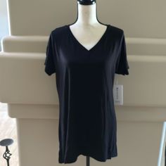 Athleta Nighttime Bliss Sleep Cya Tee. Cya Length. Black. Xs. Have Many Bliss Sleep Pieces On My Site. Other Colors Too! These Are Wonderfully Soft And Very Breathable. Stretch V-neck Sleep Top, Black Athleisure T-shirt For Loungewear, Black Short Sleeve Sleep Top, Casual Stretch Sleep Tops, Fitted Black Top For Sleep, Black V-neck Workout Top, Black V-neck Stretch Sleepwear, Stretch V-neck Top For Sleep, Black Stretch V-neck Sleepwear