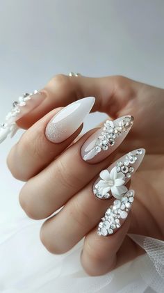 Nail Art Wedding Elegant White, Nail Art Wedding Elegant, Bridal Nail Designs, Elegant Bridal Nails, Bridal Manicure, Oval Shaped Nails, Bridal Nails Designs, Bridal Nail, Wedding Nail Art Design