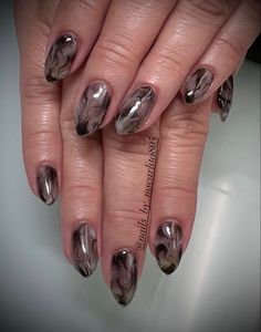 Smokey Tip Nails, Marble Nails Black And Gold, Black Marbled Nails, Smokey Gray Nails, Black And Transparent Nails, Gray Nails Marble, Smoky Black Nails, Smokey Marble Nails, Smoky Nails Tutorial