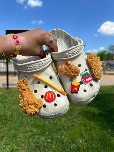 3D Happy Meal Jibbitz Weird Croc Charms, Aesthetic Crocs, Jibbitz Crocs Charms, Funny Tapestry, Barbie Funny, Crocs Fashion, Graffiti Wallpaper Iphone, Girly Phone Cases, Cute Slippers