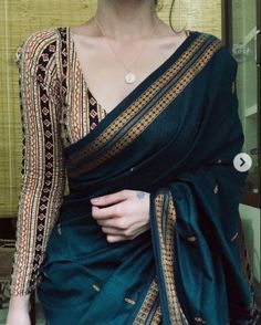 Simple Sari Look For Wedding, Casual Saree Aesthetic, Classy Sari Look, Sari Simple Classy, Cotton Sarees, Indian Sari Aesthetic, Sarees For Girls, Saree Wearing Styles