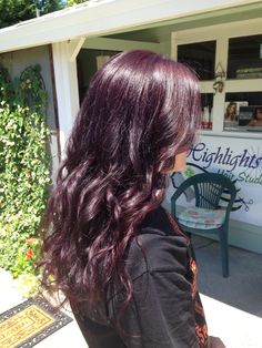 Chocolate Brown Hair With Purple Tint, Aesthetic Hair Curly, Streaks Aesthetic, Pravana Violet, Violet Hair Colors, Haircut 2023, Plum Hair, Haircut 2024