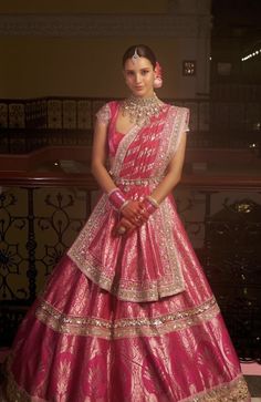 Elegant Skirt Outfits, Haldi Outfit, Saree Draping, Dresses Traditional, Dress Book, Indian Dresses Traditional, Bridal Dress Fashion, Manish Malhotra, Party Wear Indian Dresses